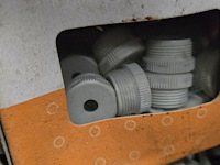 Lot 59 - buisklemmen en nippels - afbeelding 3 van  3