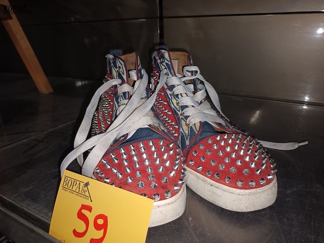 Lot 59 - christian louboutin sneakers - afbeelding 3 van  6