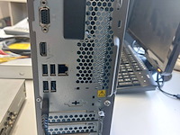 Lot 59 - computer met scherm en toetsenbord - afbeelding 4 van  4