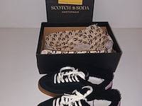 Lot 59 - damesschoenen maat 37 - afbeelding 1 van  3