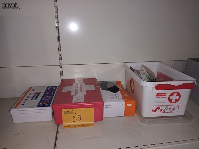 Lot 59 - ehbo - afbeelding 1 van  3