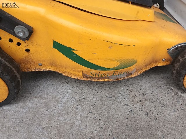 Lot 59 - elektrische grasmaaier - afbeelding 2 van  4