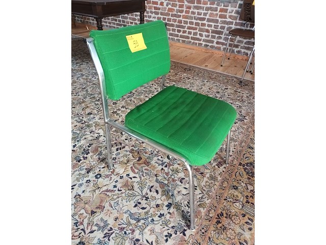 Lot 59 - groene stoel - afbeelding 2 van  3