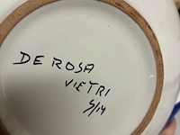 Lot 59 - handgeschilderd keramiek - getekend - afbeelding 5 van  7