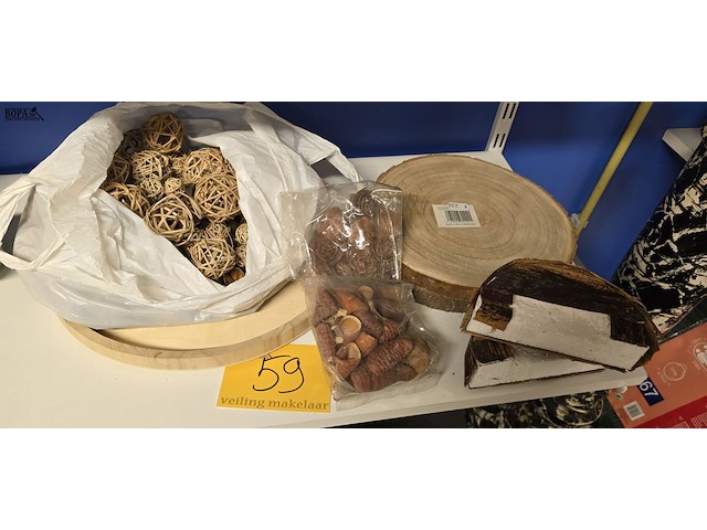 Lot 59 - herfst decoratie - afbeelding 1 van  3