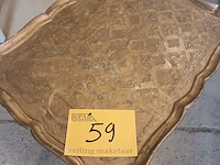 Lot 59 - italiaans bijzettafel - afbeelding 2 van  3
