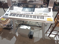 Lot 59 - keyboard yamaha tyros 3 - afbeelding 1 van  6