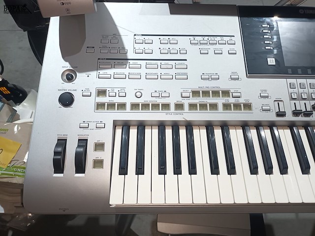 Lot 59 - keyboard yamaha tyros 3 - afbeelding 3 van  6
