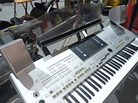 Lot 59 - keyboard yamaha tyros 3 - afbeelding 4 van  6