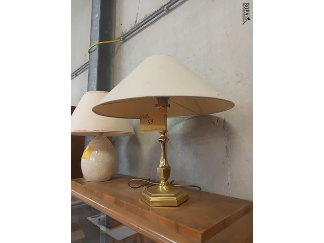 Lot 59 - koperen lamp - afbeelding 1 van  4