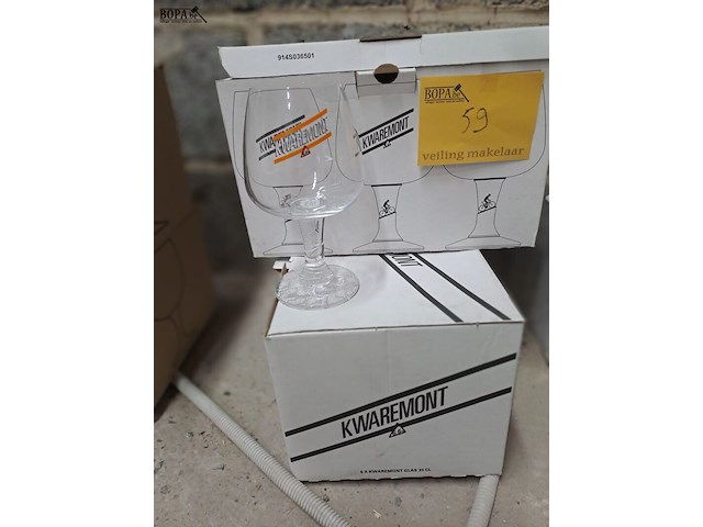 Lot 59 - kwaremont glazen - afbeelding 1 van  1