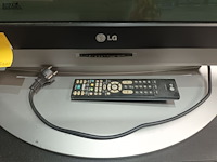 Lot 59 - lg televisie 104 cm - afbeelding 2 van  3