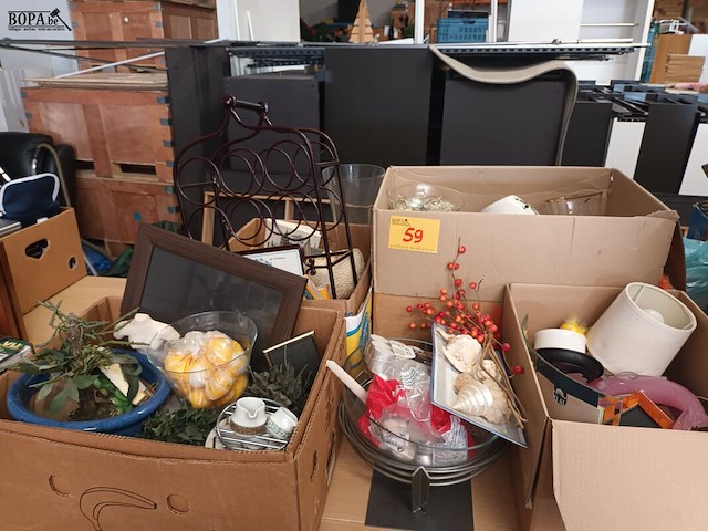 Lot 59 - lot decoratie - afbeelding 1 van  7