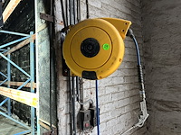 Lot 59 - luchtdrukhaspel + verlengkabel