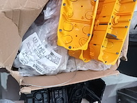 Lot 59 - materiaal voor elektrische installaties - afbeelding 3 van  9