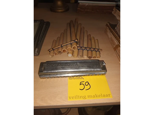 Lot 59 - mondharmonica en panfluiten - afbeelding 1 van  4