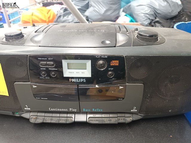 Lot 59 - philips draagbare radio/cassette/cd speler - afbeelding 2 van  3