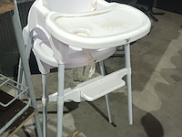 Lot 59 - pvc kinderstoel. 2 stuks - afbeelding 3 van  3