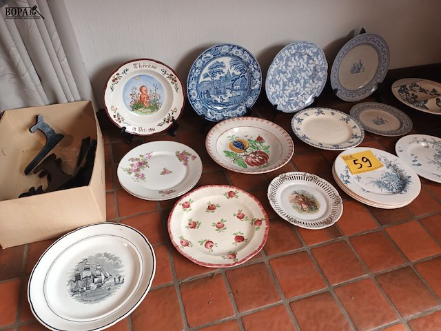 Lot 59 - sierborden. 19 stuks - afbeelding 1 van  7