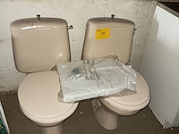 Lot 59 - toilet. 2 stuks - afbeelding 1 van  3
