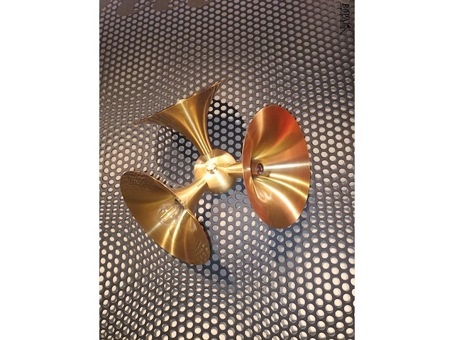 Lot 59 - trompet wandverlichting. 2 stuks - afbeelding 3 van  4