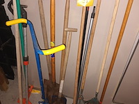 Lot 59 - tuingereedschap. 14 stuks - afbeelding 1 van  3