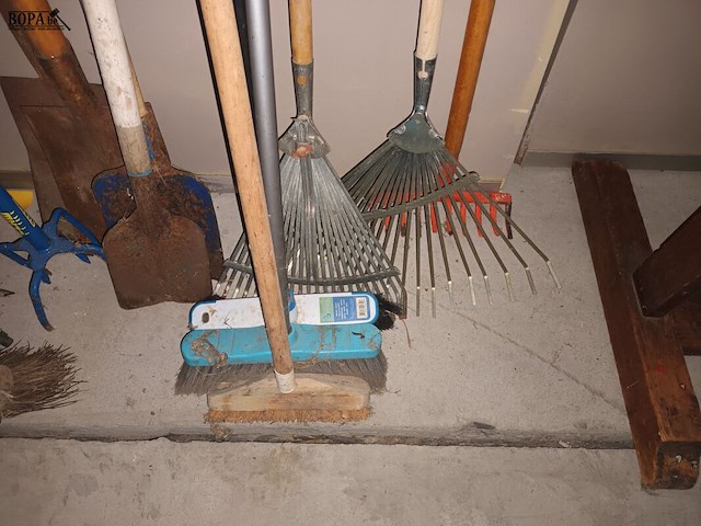 Lot 59 - tuingereedschap. 14 stuks - afbeelding 2 van  3