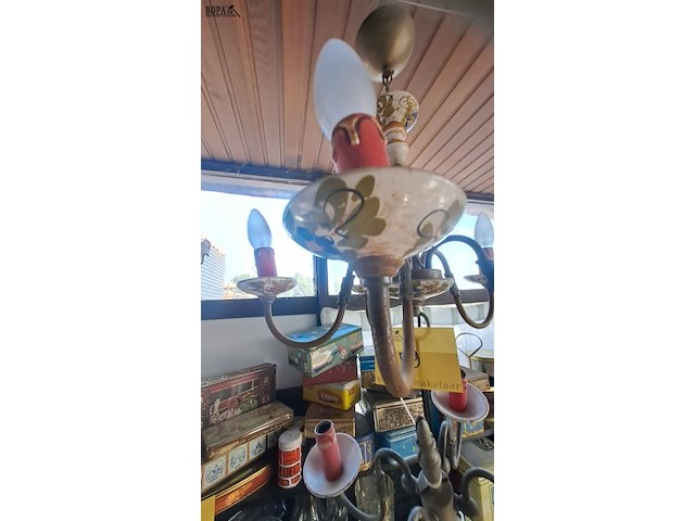 Lot 59 - vintage kroonluchters vlaamse stijl met poselein - bloemenmo - afbeelding 3 van  5