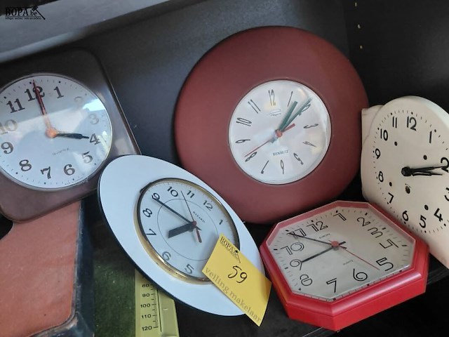 Lot 59 - vintage weegschalen en wandklokken - afbeelding 4 van  6
