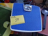 Lot 59 - vintage weegschalen en wandklokken - afbeelding 6 van  6