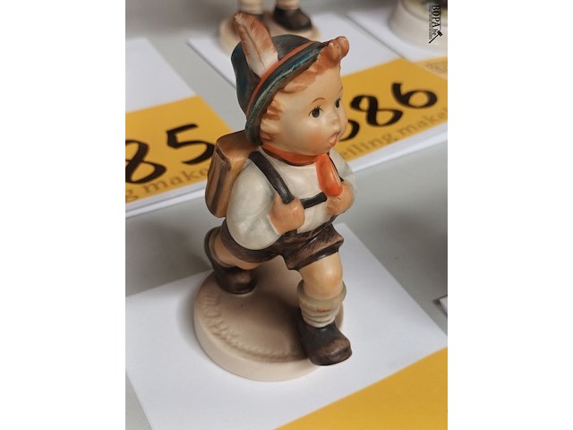 Lot 591 - beeldje goebel - afbeelding 2 van  3