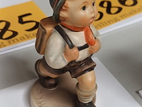 Lot 591 - beeldje goebel - afbeelding 2 van  3