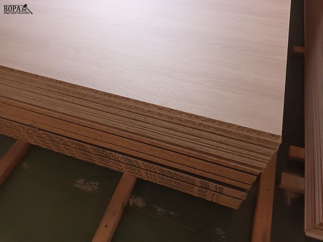 Lot 593 - melamine panelen. 35 stuks - afbeelding 4 van  5