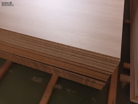Lot 593 - melamine panelen. 35 stuks - afbeelding 4 van  5