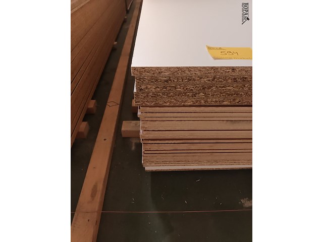 Lot 594 - melamine panelen. 34 stuks - afbeelding 2 van  4