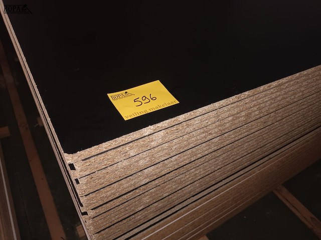 Lot 596 - melamine panelen. 35 stuks - afbeelding 4 van  4