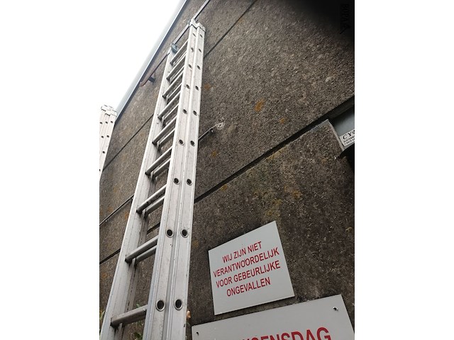 Lot 6 - aluminium ladder - afbeelding 3 van  3