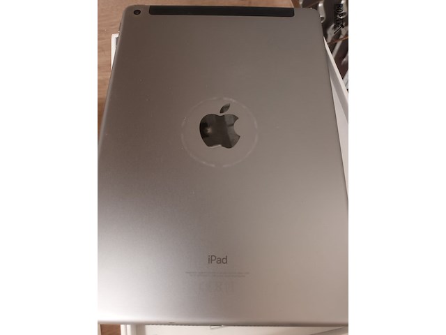 Lot 6 - apple ipad - afbeelding 2 van  4