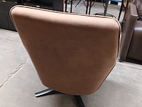 Lot 6 - armstoel op draaipoot - afbeelding 2 van  4