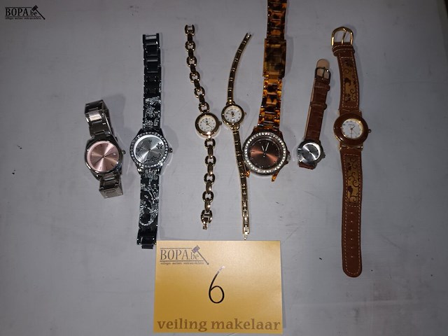 Lot 6 - dames polshorloges. 7 stuks - afbeelding 1 van  5