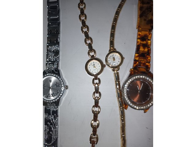 Lot 6 - dames polshorloges. 7 stuks - afbeelding 3 van  5