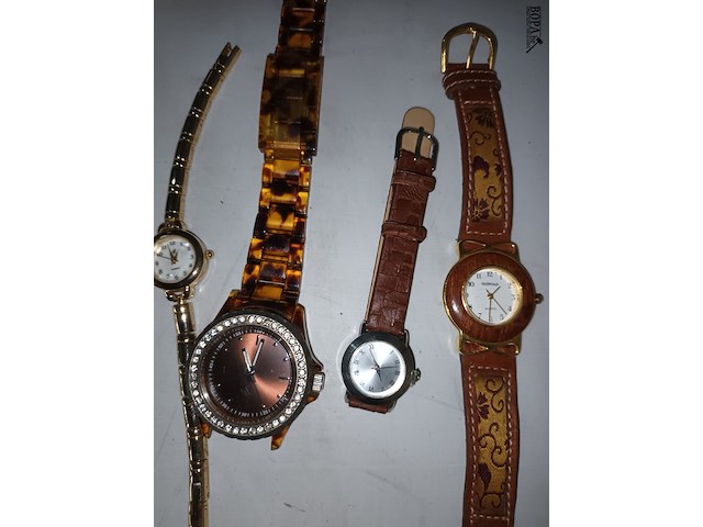 Lot 6 - dames polshorloges. 7 stuks - afbeelding 4 van  5
