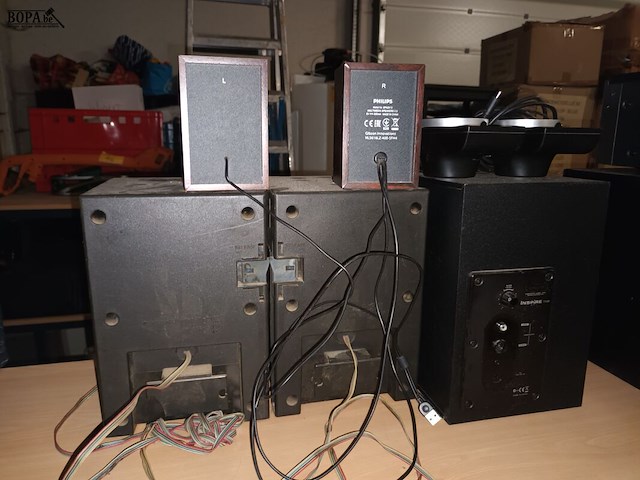 Lot 6 - diverse muziekboxen. 7 stuks - afbeelding 6 van  6