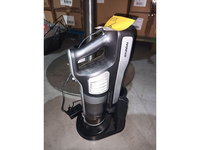 Lot 6 - draadloze stofzuiger hyundai - afbeelding 2 van  4