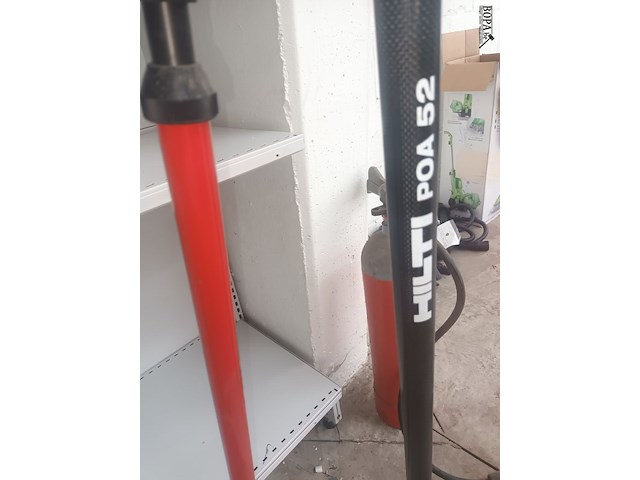 Lot 6 - driepoot statief hilti - afbeelding 2 van  4