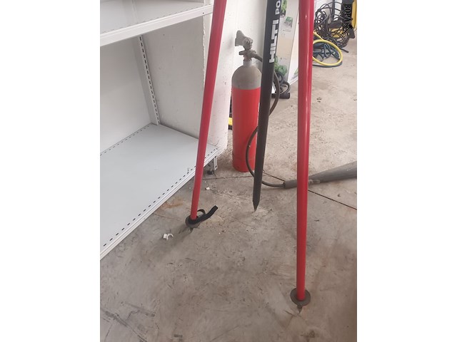 Lot 6 - driepoot statief hilti - afbeelding 4 van  4