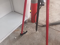 Lot 6 - driepoot statief hilti - afbeelding 4 van  4