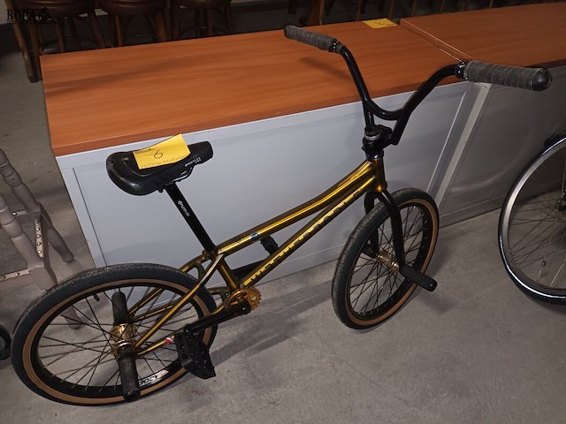Lot 6 - flatland bmx wethepeople - afbeelding 1 van  9