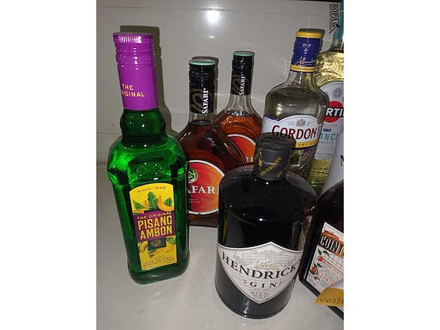 Lot 6 - flessen alcoholische drank. 8 stuks - afbeelding 2 van  4