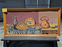 Lot 6 - geborduurd schilderij gedekte tafel